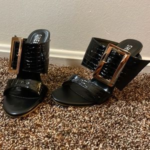 BRAND NEW SHEIN size 8(eur 39) runs small, in stock black &white $30 each